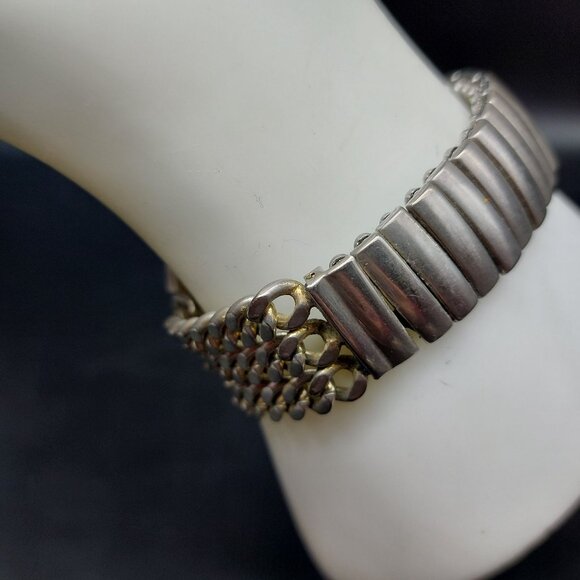 Vintage Cheval Two Tone Gold Silver Quartz Ladies Wristwatch With Unique Chain L - Picture 4 of 5